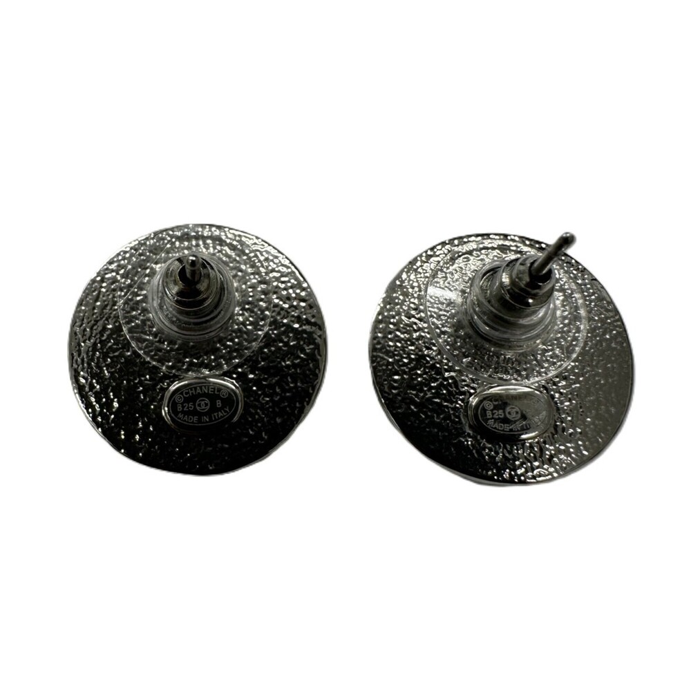 CHANEL White Pearl Logo Earrings - Picture 4 of 10